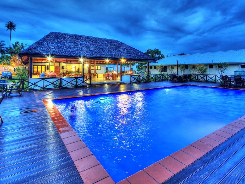 Beachfront Resort Luganville Exterior foto