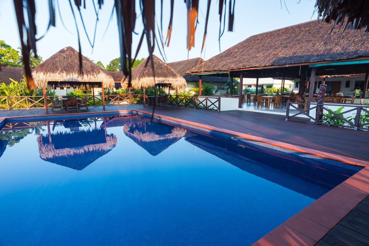 Beachfront Resort Luganville Exterior foto
