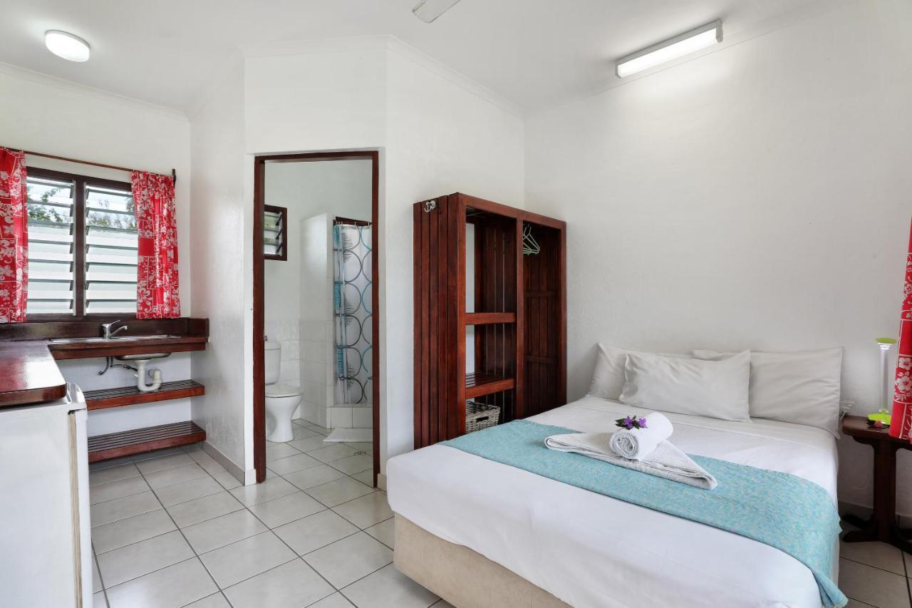 Beachfront Resort Luganville Exterior foto