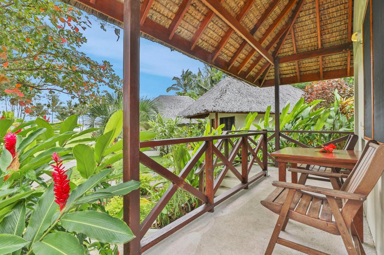 Beachfront Resort Luganville Exterior foto