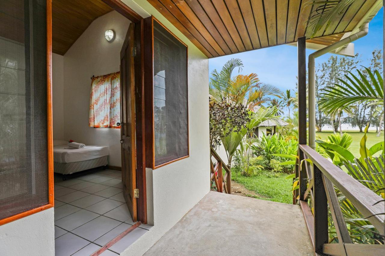 Beachfront Resort Luganville Exterior foto