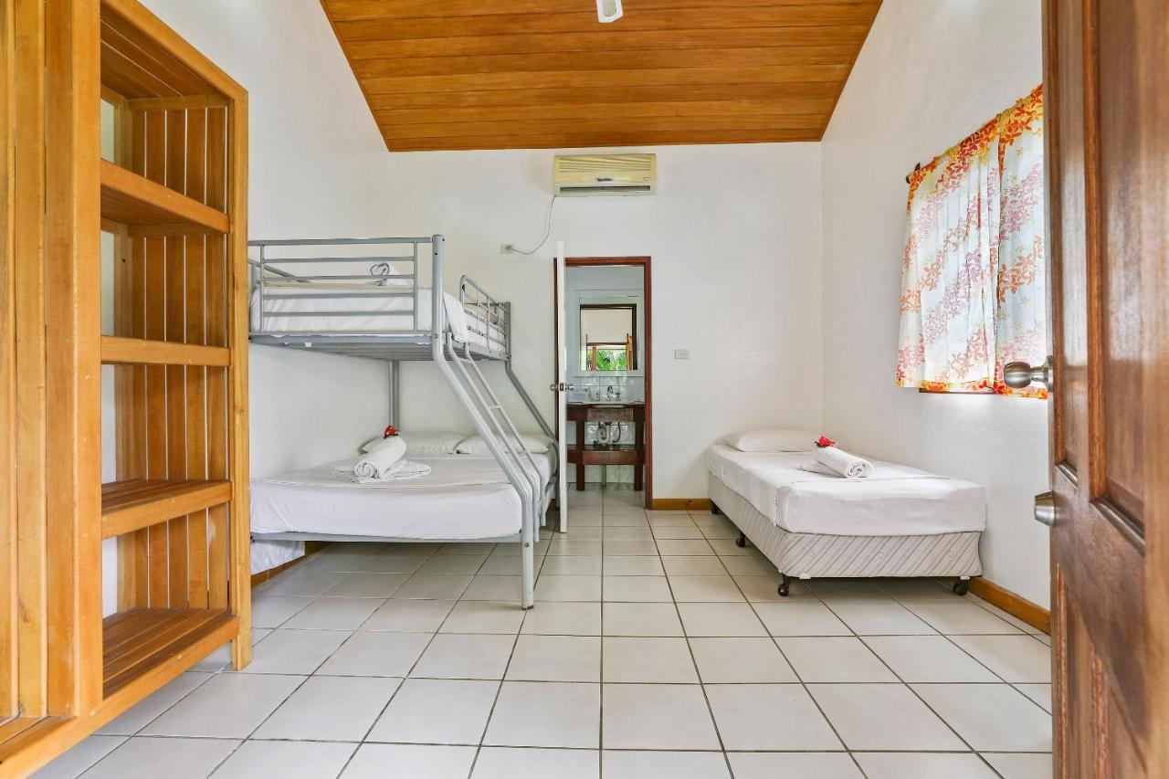 Beachfront Resort Luganville Exterior foto